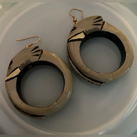 Vintage Large Wooden Elephant Earings 🐘 - Picture 3 of 4